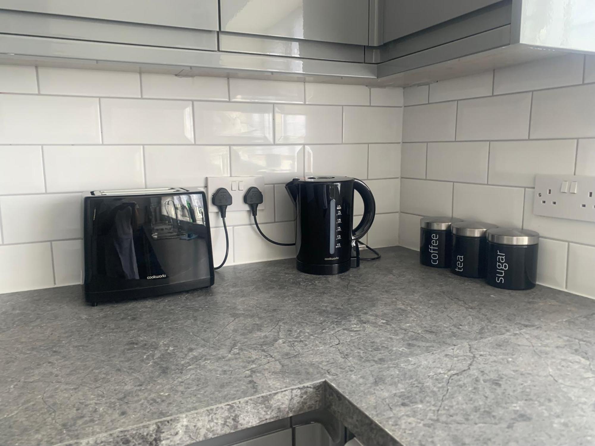 Newly Renovated, Modern 3 Bed Apartment Walmersley 外观 照片