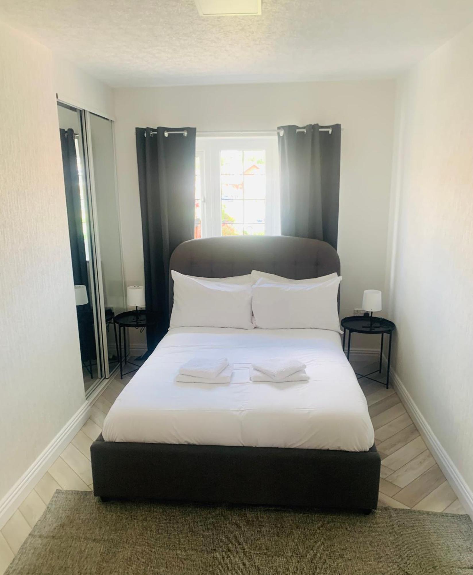 Newly Renovated, Modern 3 Bed Apartment Walmersley 外观 照片